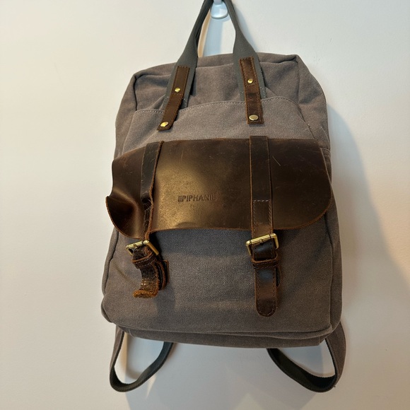 Epiphanie Savannah Leather/ Canvas Backpack - Picture 2 of 7